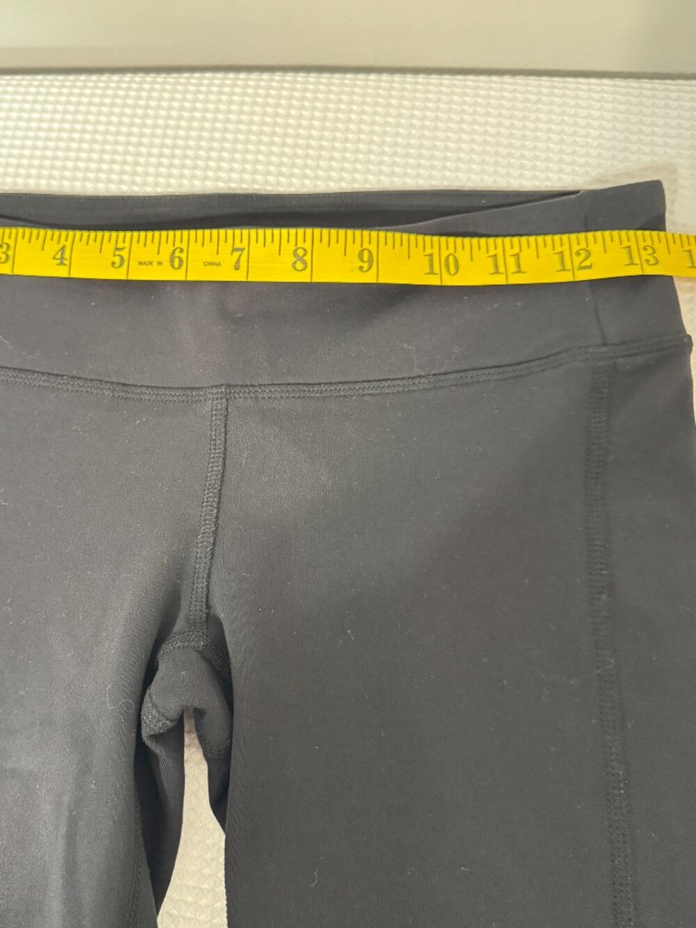 3pc. Athleisure Legging Bundle Alo Yoga, Gymshark - Picture 4 of 8